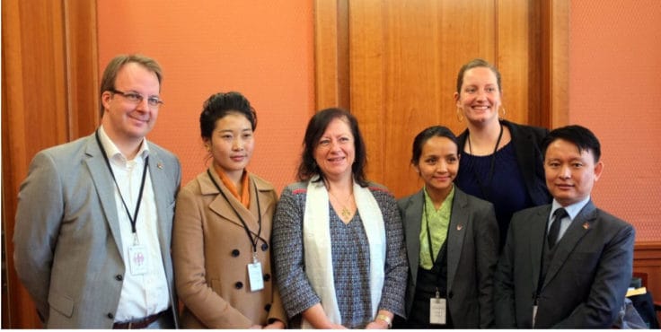 Nhyima Lhamo mit Vertretern der tibetischen Exilregierung, Tibet Initiative und International Campaign for Tibet
