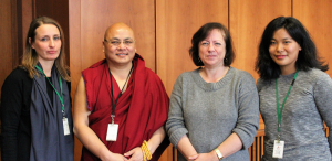 Abgabe von 7000 Unterschriften für Yeshe Cheodron und Lhamo Kyab mit Golog Jigme und der Menschenrecthsbauftragten Dr. Bärbel Kofler